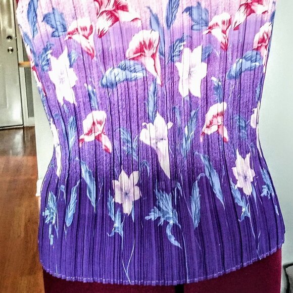 Impressions Floral Print Sleeveless Crinkle Top - Picture 4 of 7